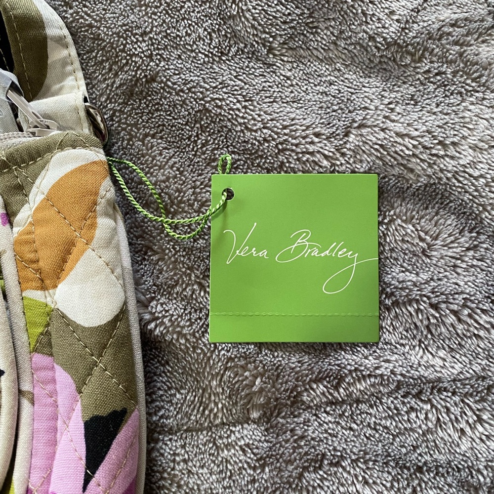 Vera Bradley “ Lizzy” Quilted Floral Crossbody Bag - Picture 2 of 7